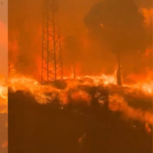 canakkaledeki yangindan korkunc goruntu alevlerin arasinda kaldilar tXp3xBhm