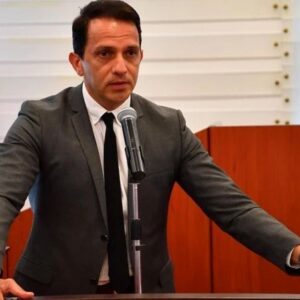 mucahit birinci ak parti uyeliginden istifa etti kEsnJx7H