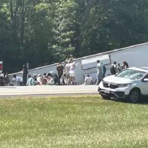 new yorkta tur otobusu kaza yapti 5 olu onlarca yarali dkC1F1MO