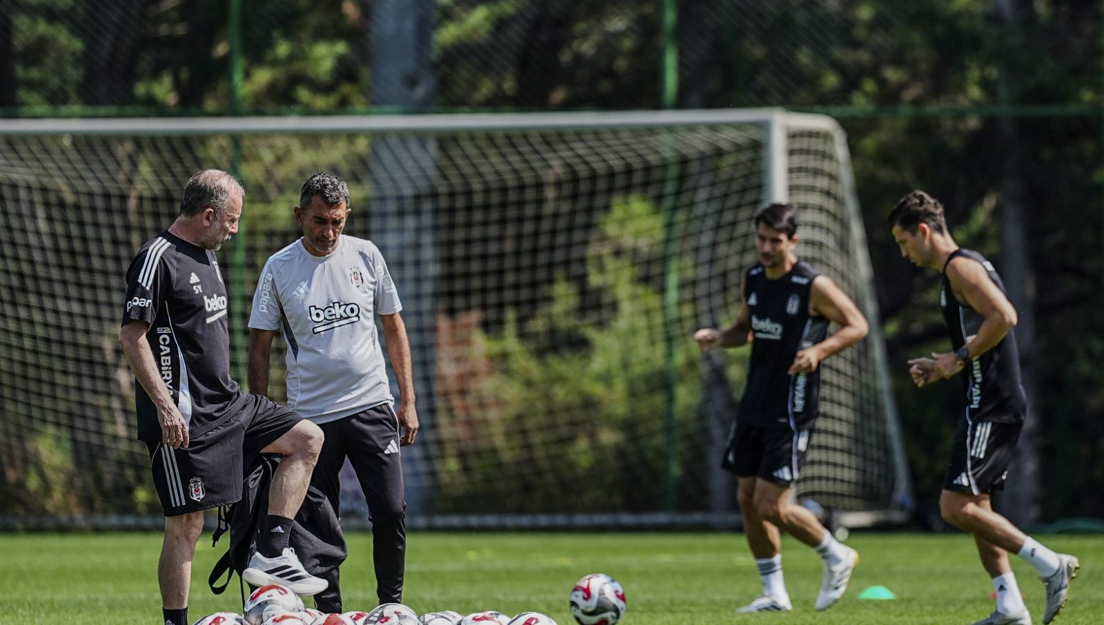 besiktasbasaksehir macinin hazirliklarina devam etti Nqrz4u1d