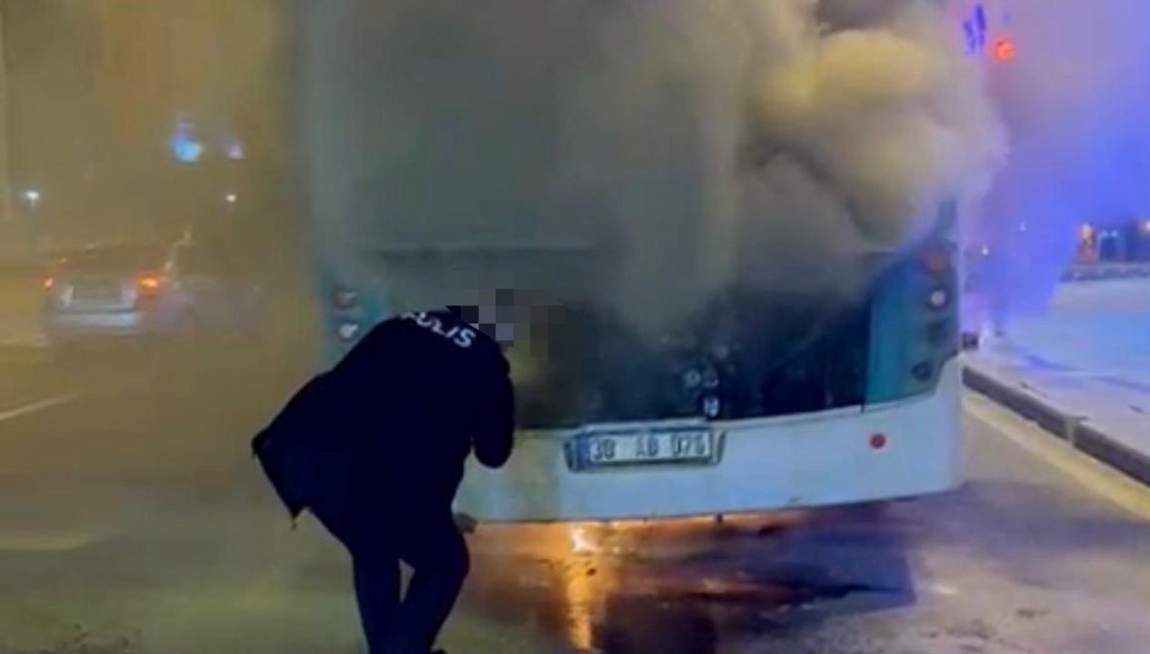 otobus yanginina polis mudahalesi W4YPCyxg