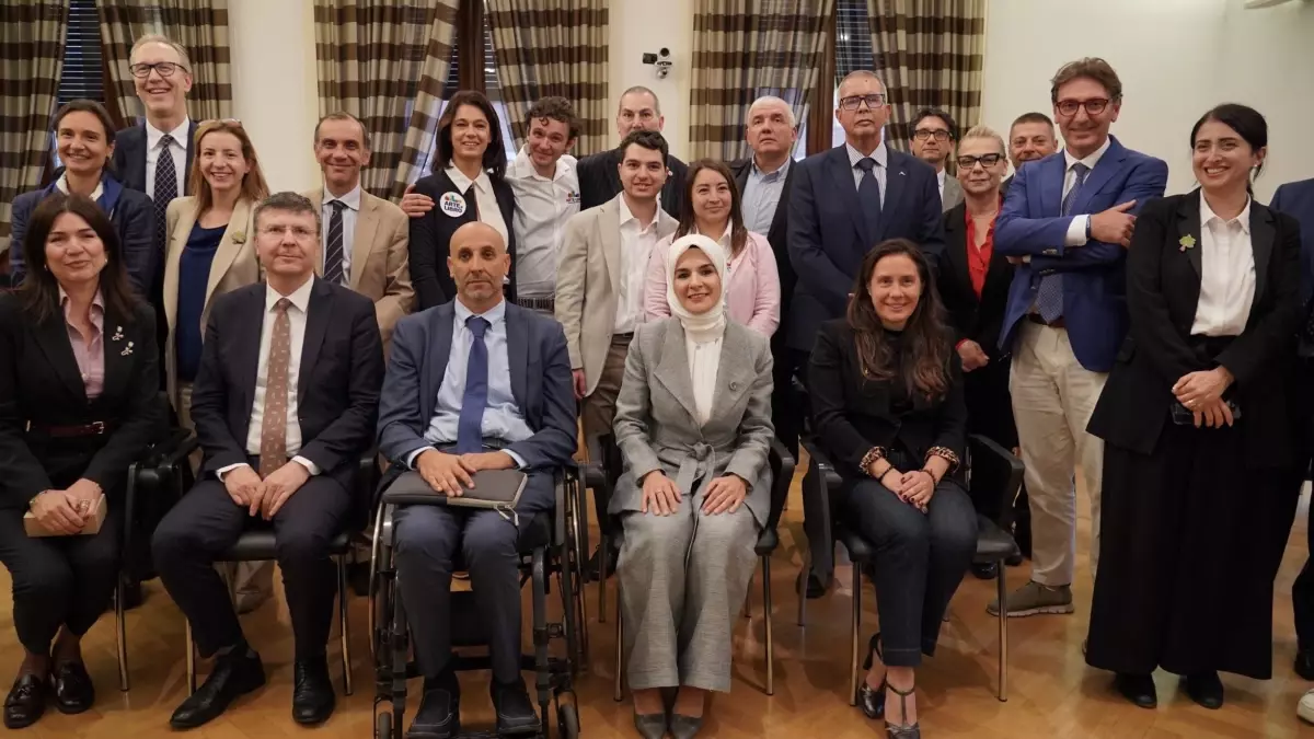 bakan goktas italyada engelli bireyler icin is birligi gorusmeleri yapti vSNRB3nB.jpg