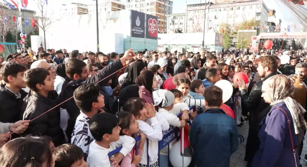 dunya kiz cocuklari gununde gazzeye destek balonlari gokyuzune birakildi BWnXHt4W.jpg