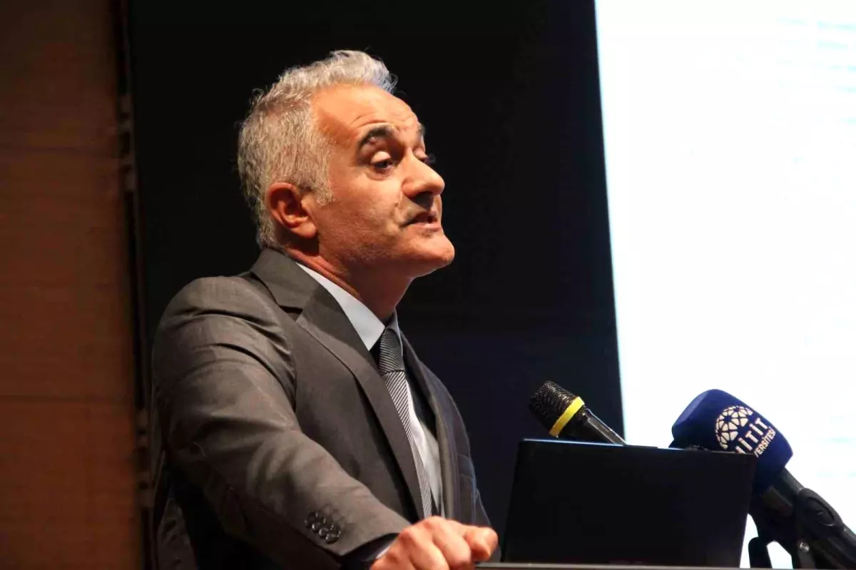 hitit universitesinde idari tarih konferansi duzenlendi 7pKH8IEw.jpg