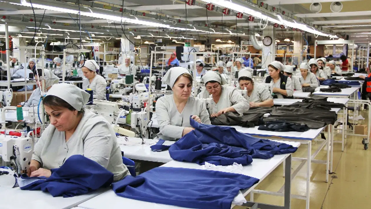 iso turkiye imalat pmi eylulde geriledi tekstil buyuk kayip yasadi nelz4gNu