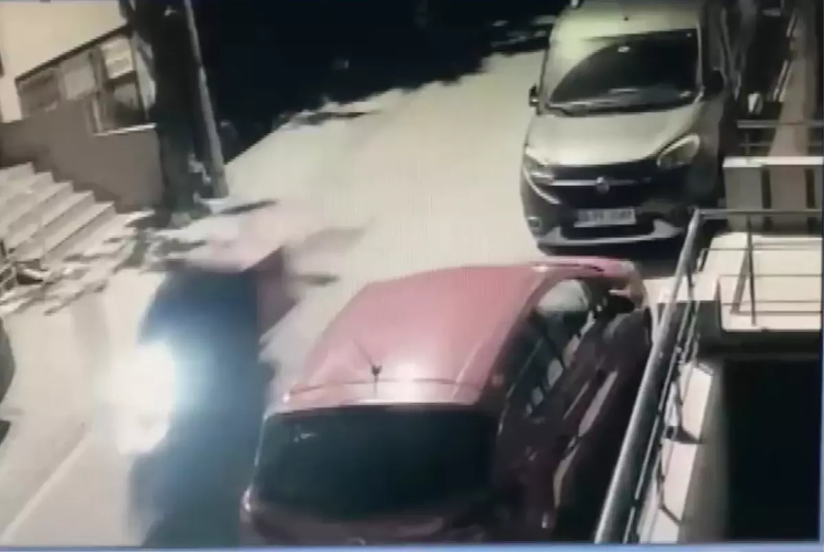 istanbulda park halindeki motosikletleri calan supheliler tutuklandi tt4zQQXv