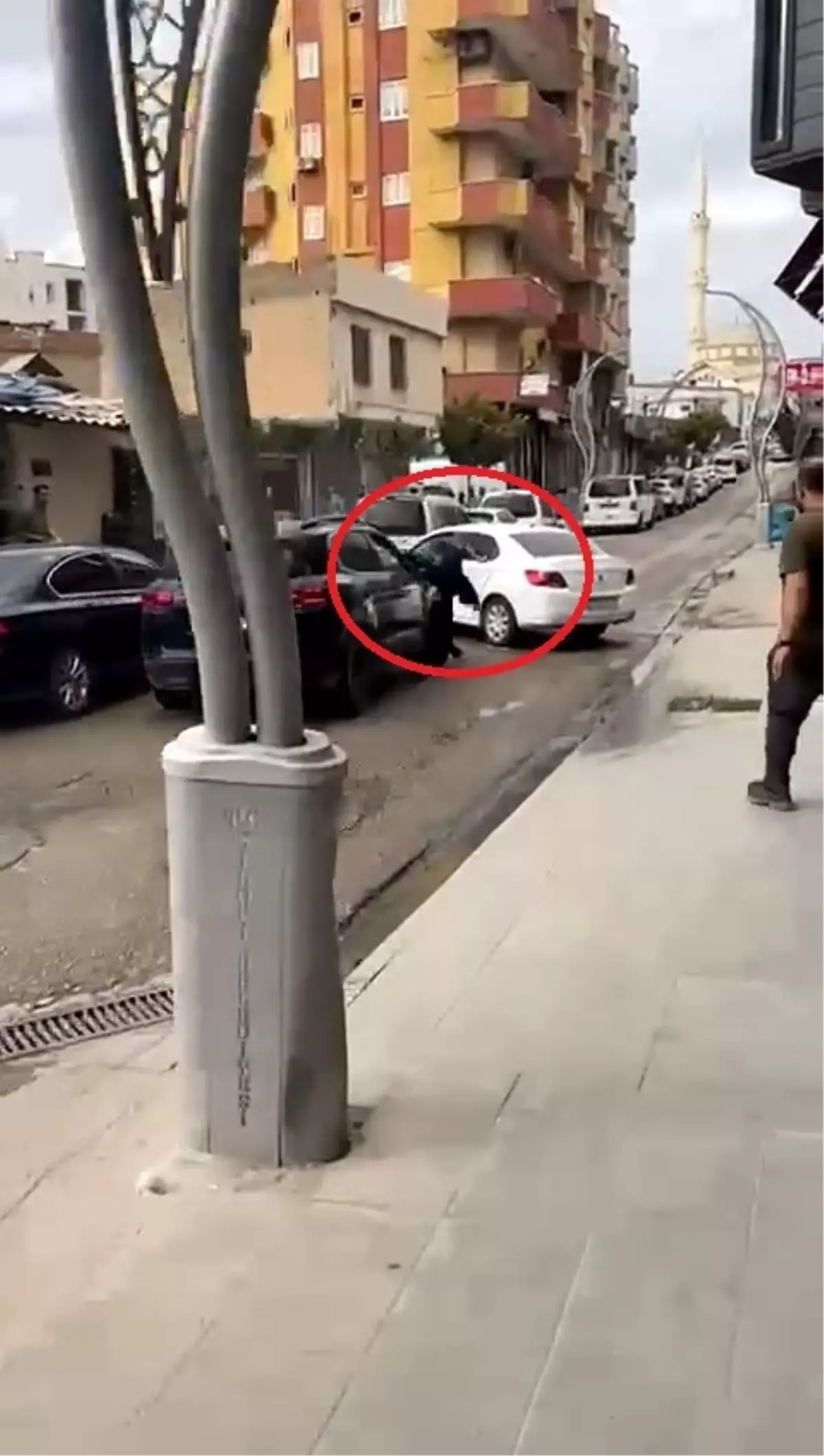 tartisma kanli bitti cip surucusu ayaklarini ezdi IkDZEK7g.jpg