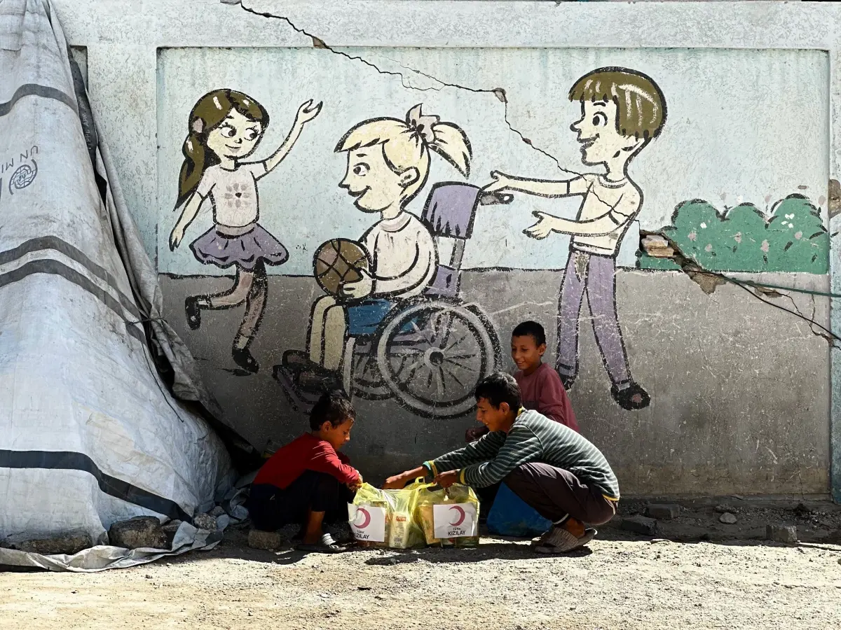 turk kizilay gazzede gida yardimi yapiyor 8NnTdiLj.jpg