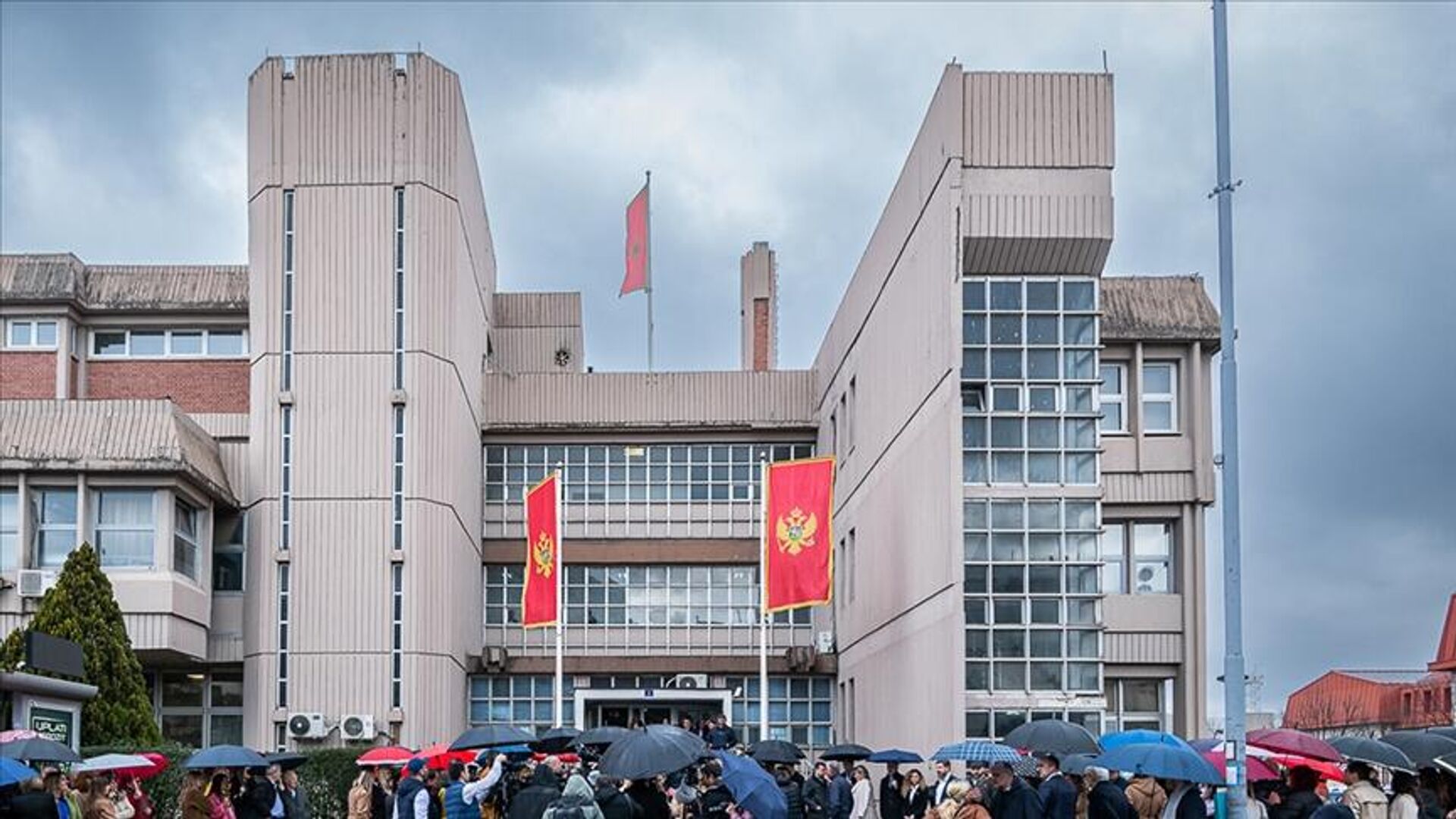 karadag mahkemesi iki turku sucsuz buldu olay aninda evlerinde bulunduklari tespit edildi ykefny4u.jpg