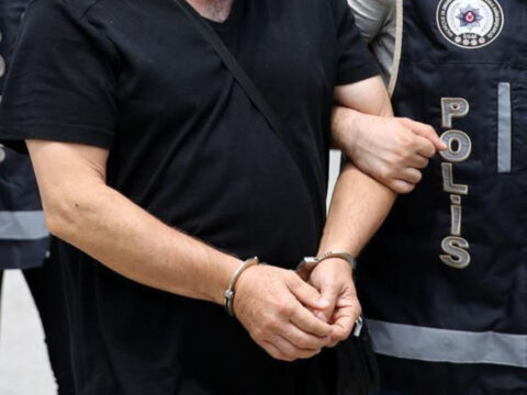 Vanda tefecilik operasyonu 5 zanli tutuklandi RdTG7DSv